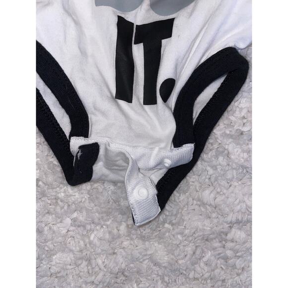 Nike Newborn “ Just do it” front logo snap tee. Cute, exc cond. - Picture 4 of 5